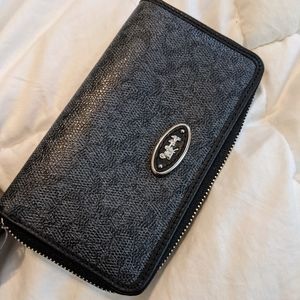 Coach wristlet brand new